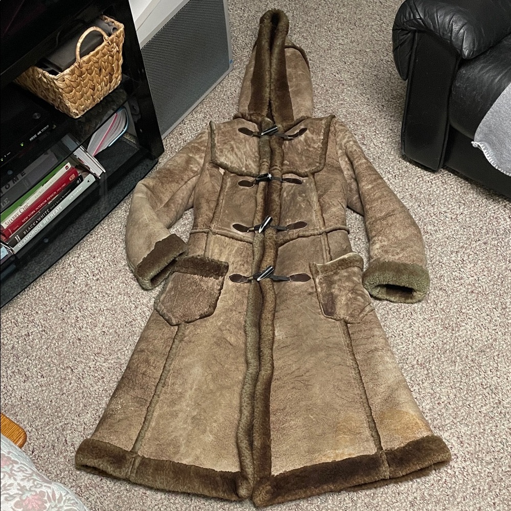 Vintage 100% real Shearling leather long hooded Coat with toggle fasteners